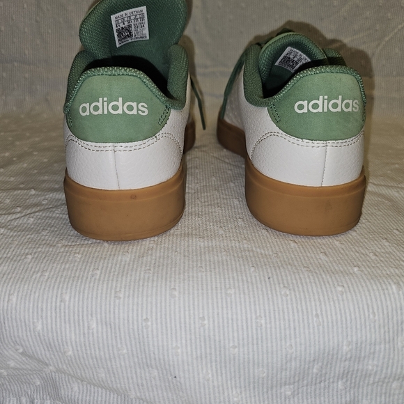 Adidas Green and White Casual Shoes - Picture 4 of 8